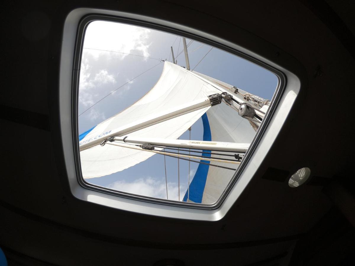 Hotel Magnifico Barco En La Graciosa Caleta de Sebo Zewnętrze zdjęcie