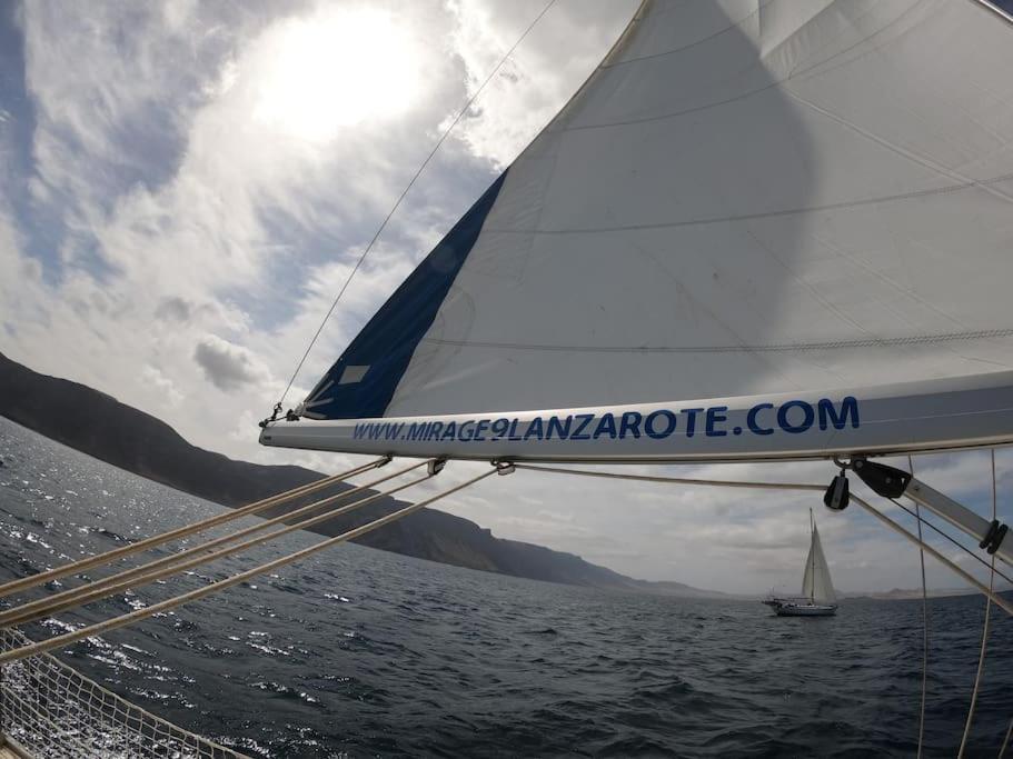 Hotel Magnifico Barco En La Graciosa Caleta de Sebo Zewnętrze zdjęcie