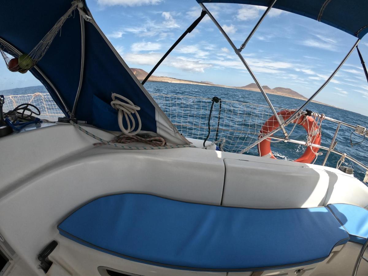 Hotel Magnifico Barco En La Graciosa Caleta de Sebo Zewnętrze zdjęcie
