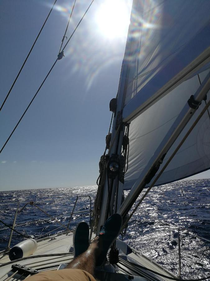 Hotel Magnifico Barco En La Graciosa Caleta de Sebo Zewnętrze zdjęcie