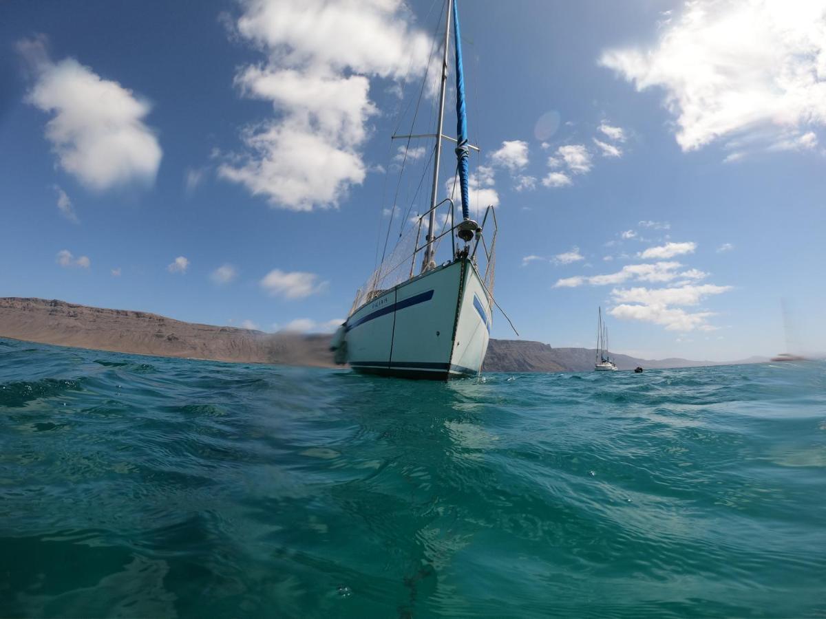 Hotel Magnifico Barco En La Graciosa Caleta de Sebo Zewnętrze zdjęcie
