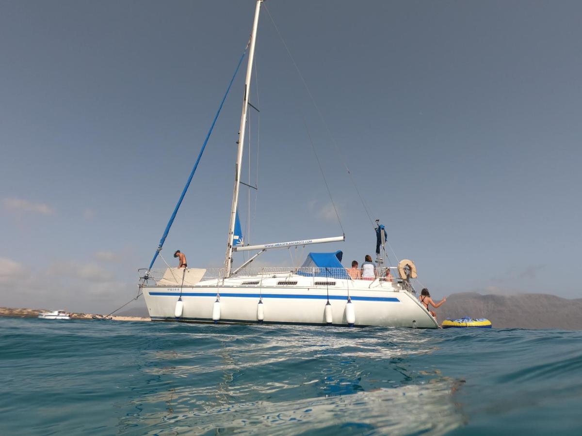 Hotel Magnifico Barco En La Graciosa Caleta de Sebo Zewnętrze zdjęcie