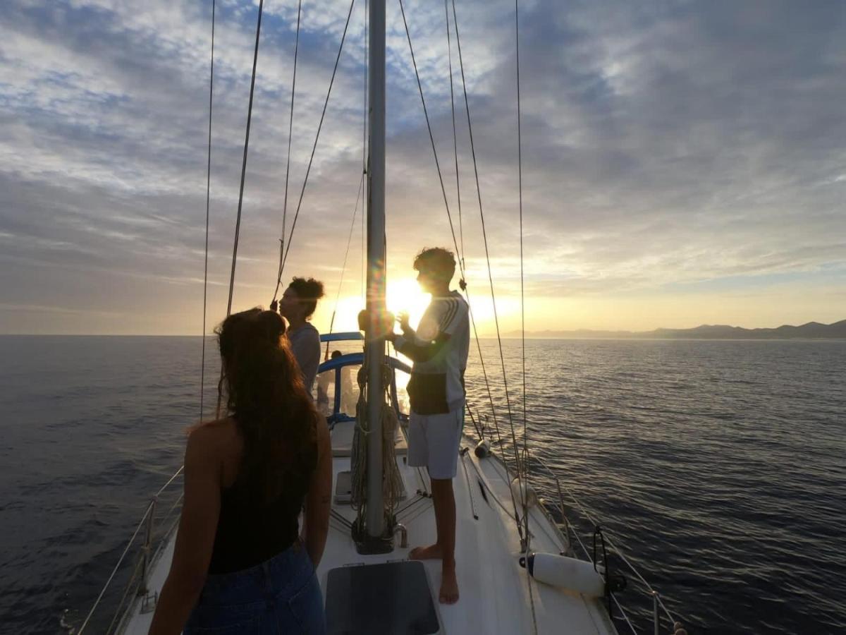 Hotel Magnifico Barco En La Graciosa Caleta de Sebo Zewnętrze zdjęcie