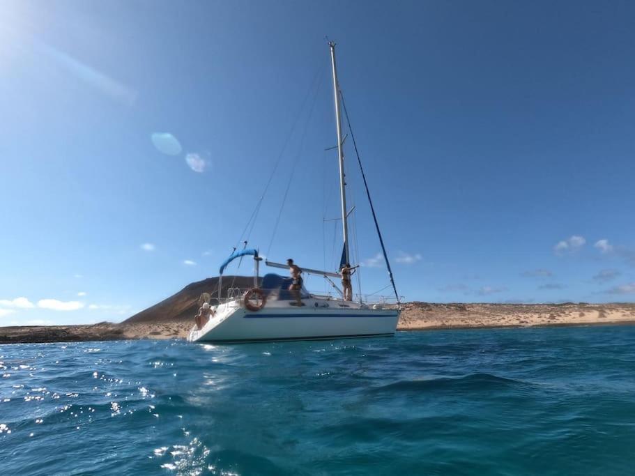 Hotel Magnifico Barco En La Graciosa Caleta de Sebo Zewnętrze zdjęcie
