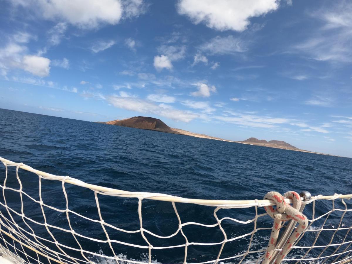 Hotel Magnifico Barco En La Graciosa Caleta de Sebo Zewnętrze zdjęcie