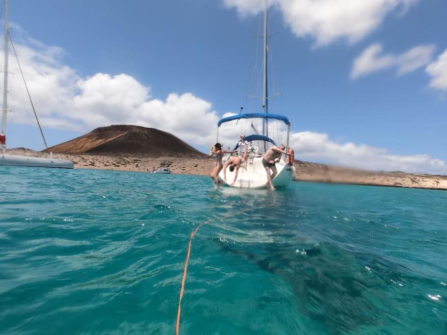 Hotel Magnifico Barco En La Graciosa Caleta de Sebo Zewnętrze zdjęcie