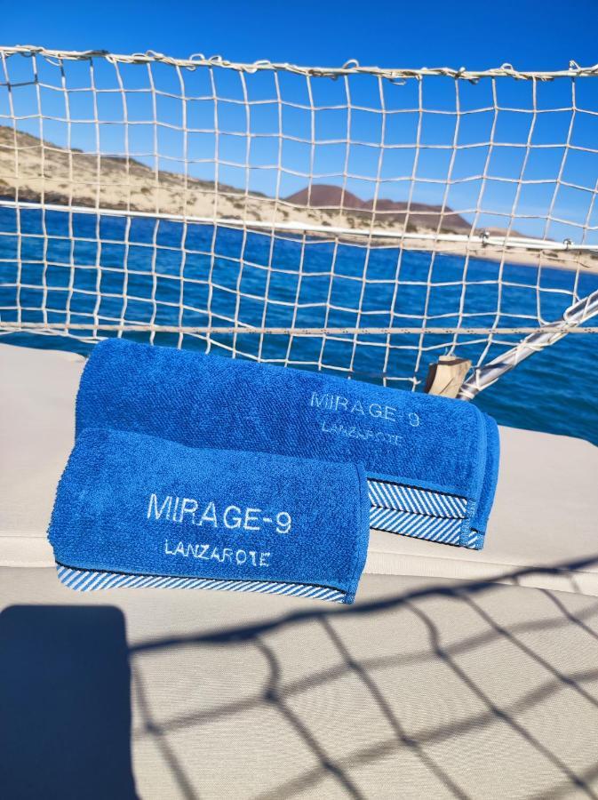 Hotel Magnifico Barco En La Graciosa Caleta de Sebo Zewnętrze zdjęcie