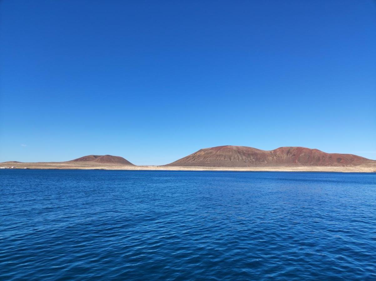 Hotel Magnifico Barco En La Graciosa Caleta de Sebo Zewnętrze zdjęcie